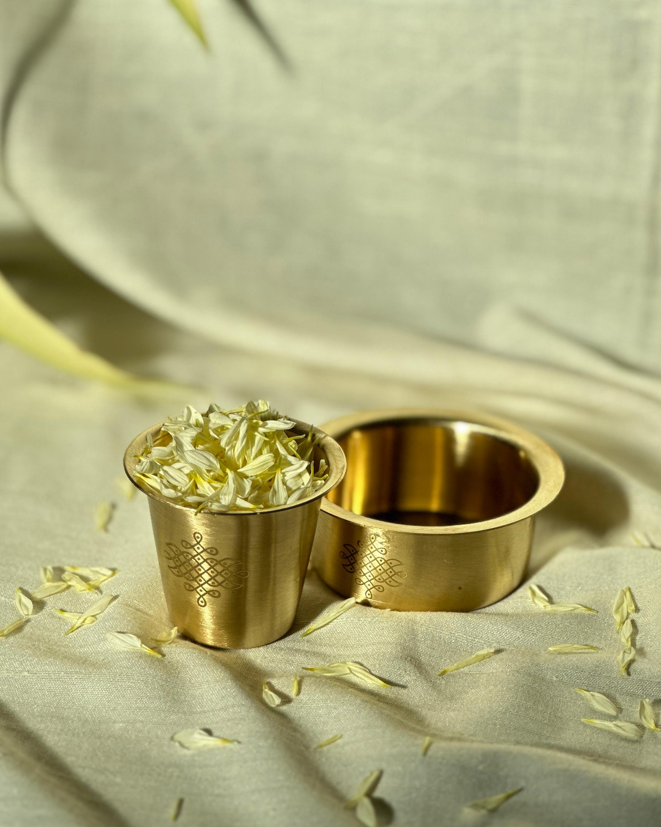 Pulli Kolam Davara Set